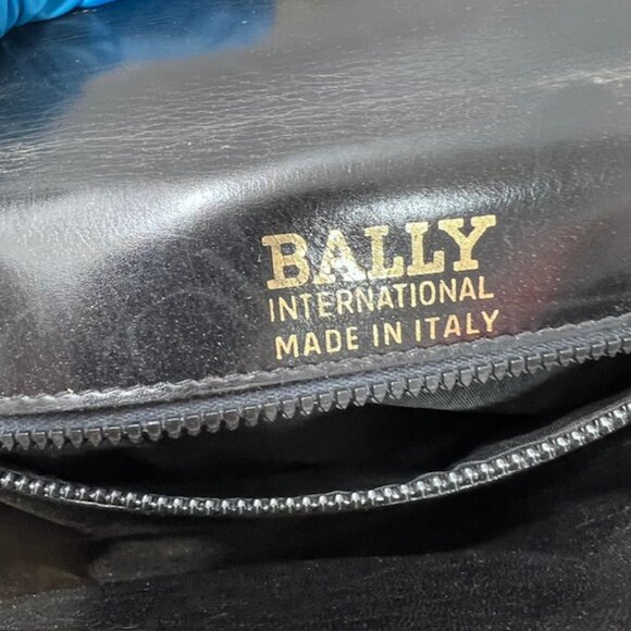 Classic Formal  Italian Black Leather  Bally Shoulder/Handbag + 100% /Silk scarf - Picture 10 of 16